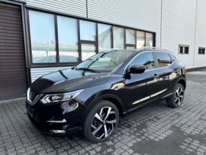 Nissan Qashqai Tekna 4x4 / AUT / PANORAMADACH / AHK