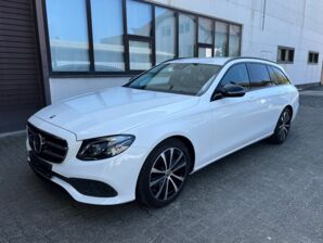 Mercedes Benz E 300 d T Avantgarde / VIRTUAL / NAVI