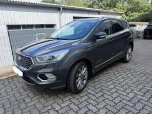 Ford Kuga Vignale 2.0 TDCi 4x4 / AUT / KAMERA / PANORAMADACH